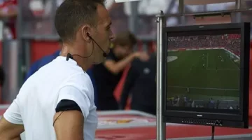 الدوري الألماني.. الكشف عن قرارات “VAR” للجماهير اعتباراً من الموسم القادم