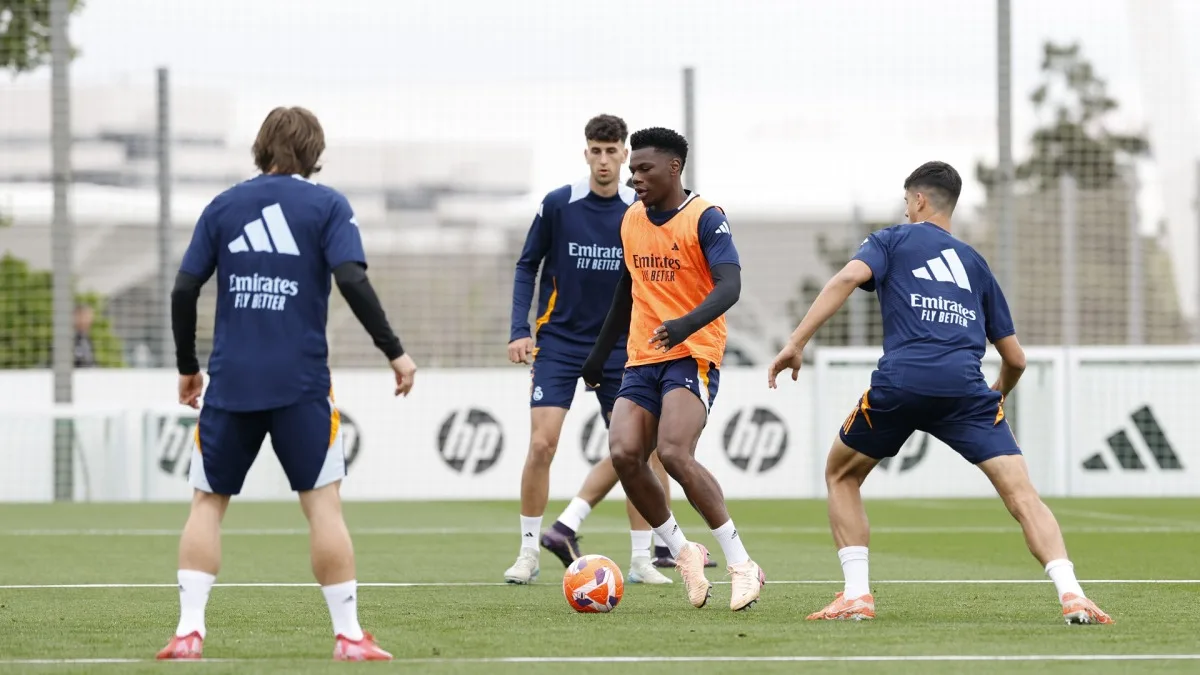 الدوري الإسباني.. برشلونة يواجه ريال مدريد في قمة الجولة الـ 35 غدا