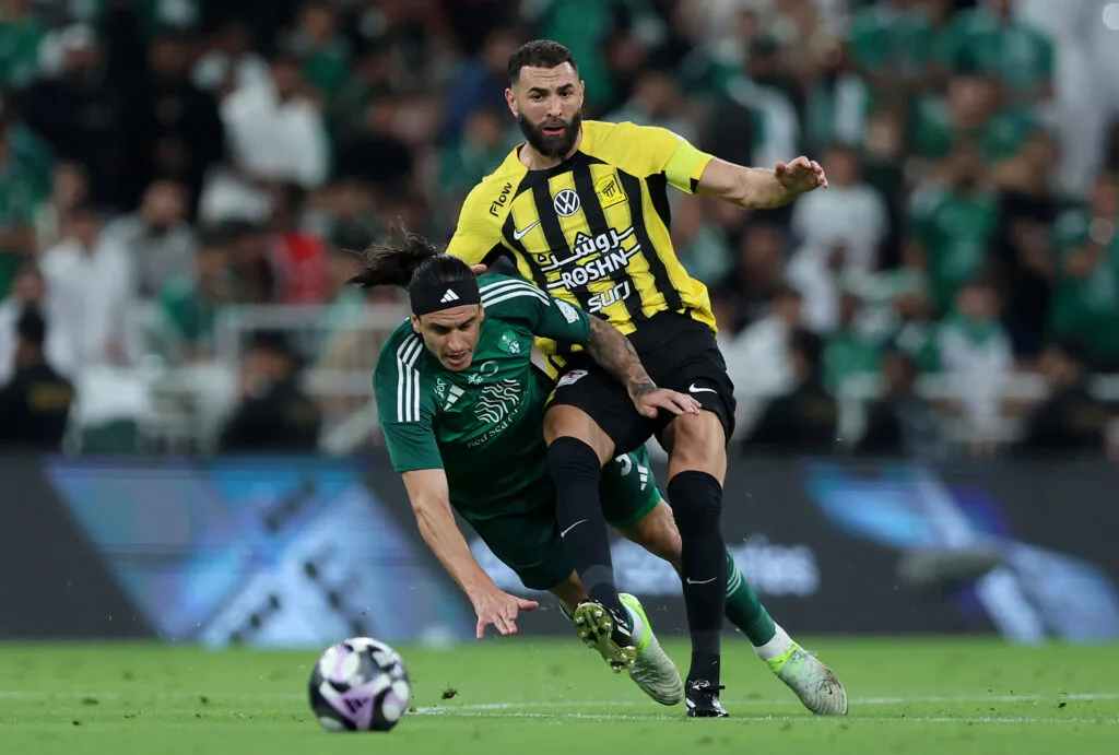 الدوري السعودي.. لجنة الانضباط تغرم الهلال والأهلي بسبب الديربي