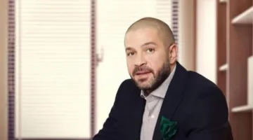 الأندية تعيد تأكيد دعمها لمجلس الرابطة برئاسة أحمد دياب لموسم آخر.