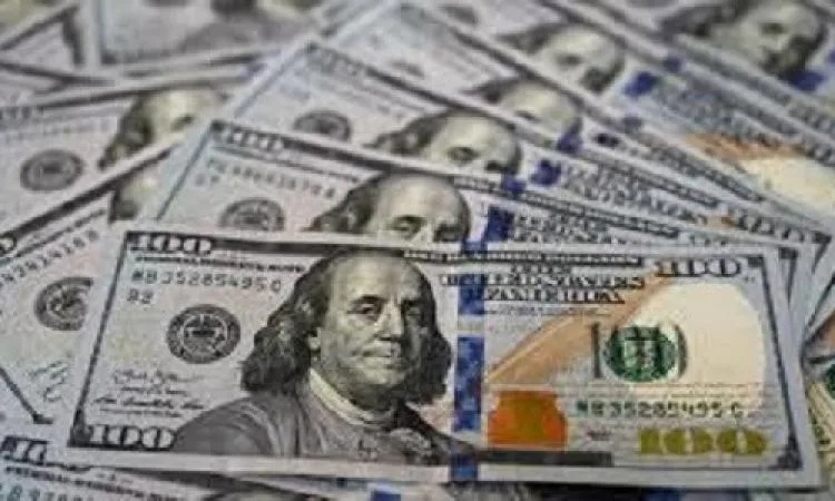 الدولار الأمريكي يشهد تقلبات في ظل توقعات بتوجه واشنطن نحو سياسة لإضعاف العملة الدولار الأمريكي يشهد تقلبات في ظل توقعات بتوجه واشنطن نحو سياسة لإضعاف العملة