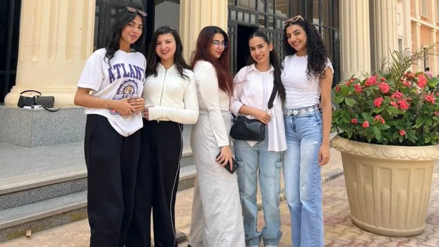 الذكاء الاصطناعي: كيف أصبح جزءًا من حياتنا اليومية – مشروع تخرج قسم الإعلام في جامعة الأهرام الكندية الذكاء الاصطناعي: كيف أصبح جزءًا من حياتنا اليومية – مشروع تخرج قسم الإعلام في جامعة الأهرام الكندية