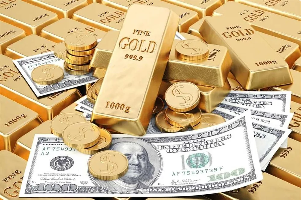 الذهب يرتفع بأكثر من اثنين بالمائة مدعومًا بتراجع الدولار