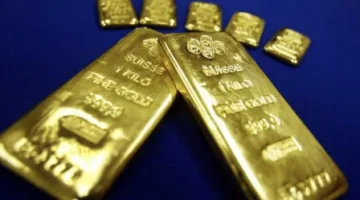 الذهب ينخفض مع تراجع لهجة ترامب تجاه الاتحاد الأوروبي.