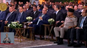 الرئاسة: الرئيس السيسي يقوم بجولة جوية لتفقد المشروع الجديد لمدينة مستقبل مصر.