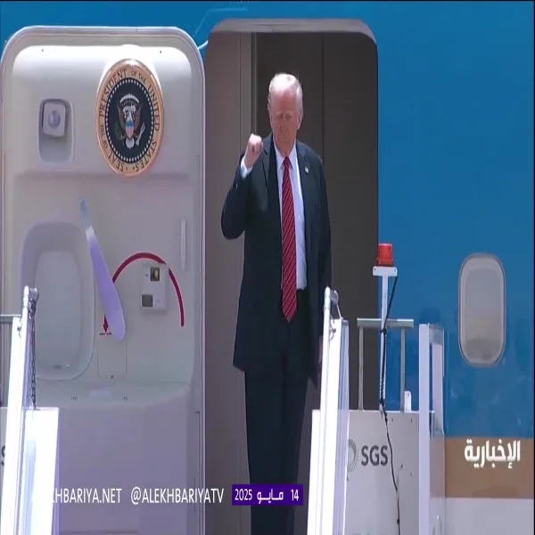 الرئيس الأمريكي يغادر الرياض وولي العهد يتصدر المودعين له