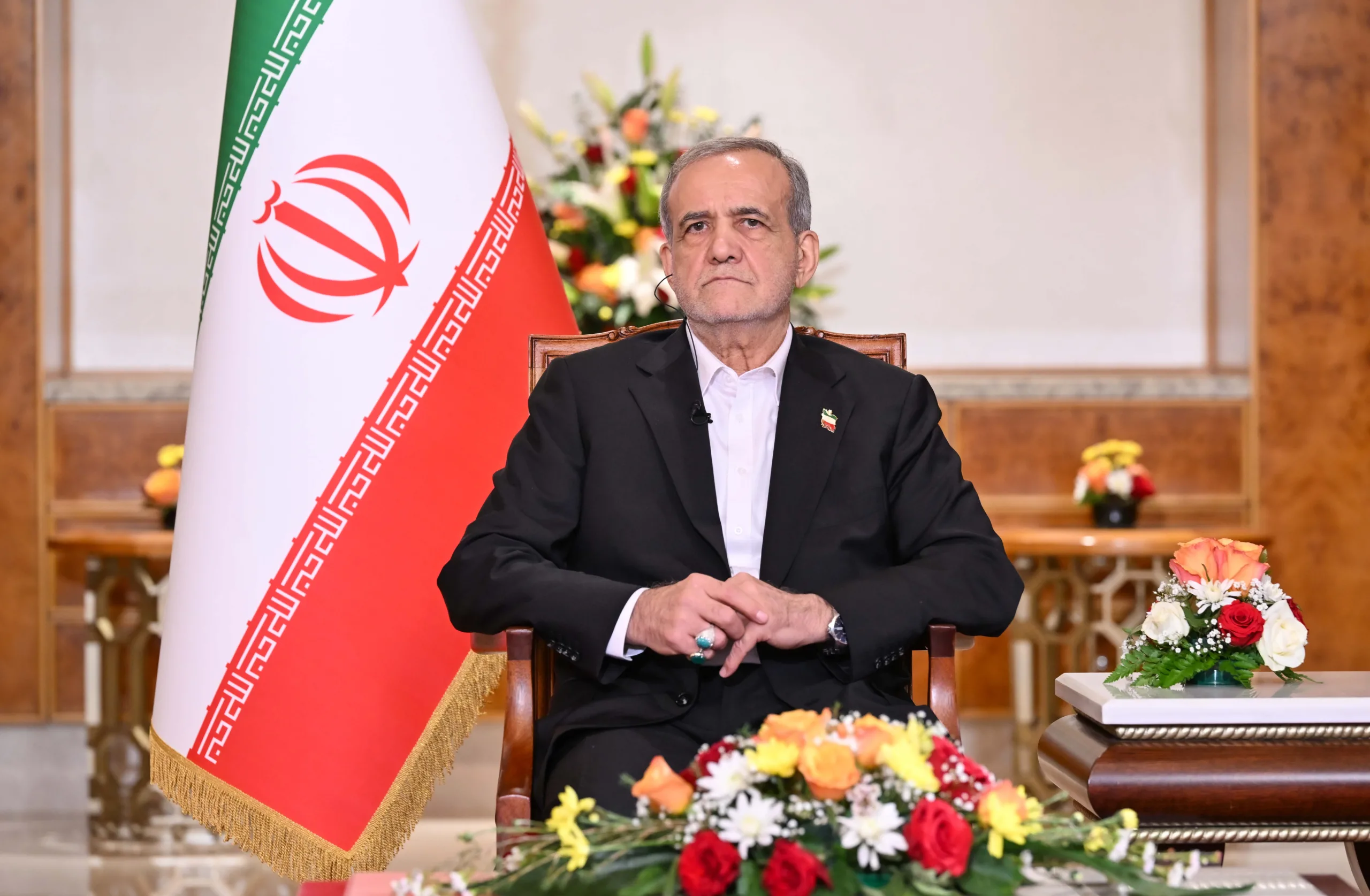 الرئيس الإيراني: استراتيجية بلادنا ترتكز على بناء علاقات قوية والتعاون مع جميع الدول المجاورة. الرئيس الإيراني: استراتيجية بلادنا ترتكز على بناء علاقات قوية والتعاون مع جميع الدول المجاورة.