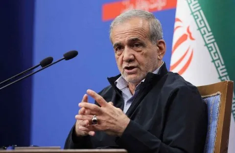 الرئيس الإيراني: الدعوات لتفكيك المنشآت النووية “غير مقبولة” ولن نتخلى عن حقوقنا النووية السلمية