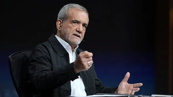 الرئيس الإيراني يعبر عن التزام بلاده ببرنامجها النووي. الرئيس الإيراني يعبر عن التزام بلاده ببرنامجها النووي.
