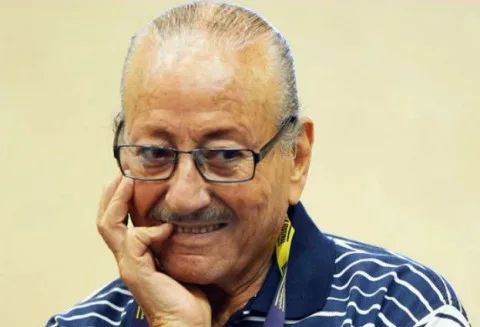 الرئيس الجزائري يعبّر عن تعازيه في وفاة المخرج والمجاهد محمد لخضر حمينة الرئيس الجزائري يعبّر عن تعازيه في وفاة المخرج والمجاهد محمد لخضر حمينة