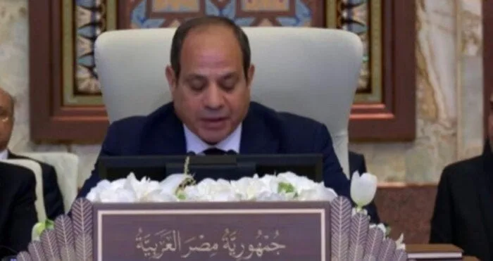 الرئيس السيسي: ينبغي على إسرائيل الانسحاب من جنوب لبنان واحترام سيادتها على أراضيها. الرئيس السيسي: ينبغي على إسرائيل الانسحاب من جنوب لبنان واحترام سيادتها على أراضيها.