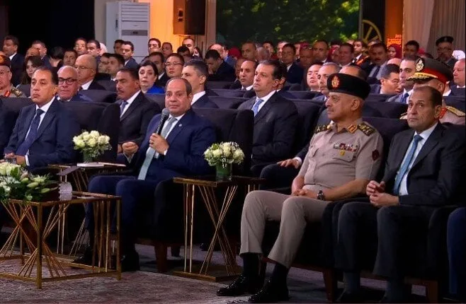 الرئيس السيسي: نحتاج إلى استثمارات زراعية ضخمة في الدلتا الجديدة لتحقيق ميكنة زراعية. الرئيس السيسي: نحتاج إلى استثمارات زراعية ضخمة في الدلتا الجديدة لتحقيق ميكنة زراعية.