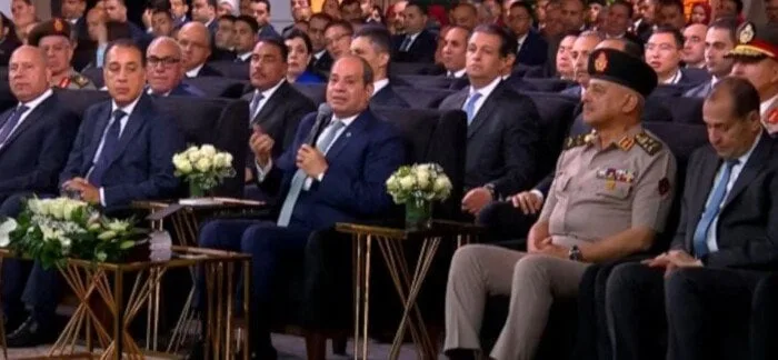 الرئيس السيسي: نفتح المجال للقطاع الخاص لإقامة المشاريع بعد تجهيز البنية التحتية للدولة الرئيس السيسي: نفتح المجال للقطاع الخاص لإقامة المشاريع بعد تجهيز البنية التحتية للدولة