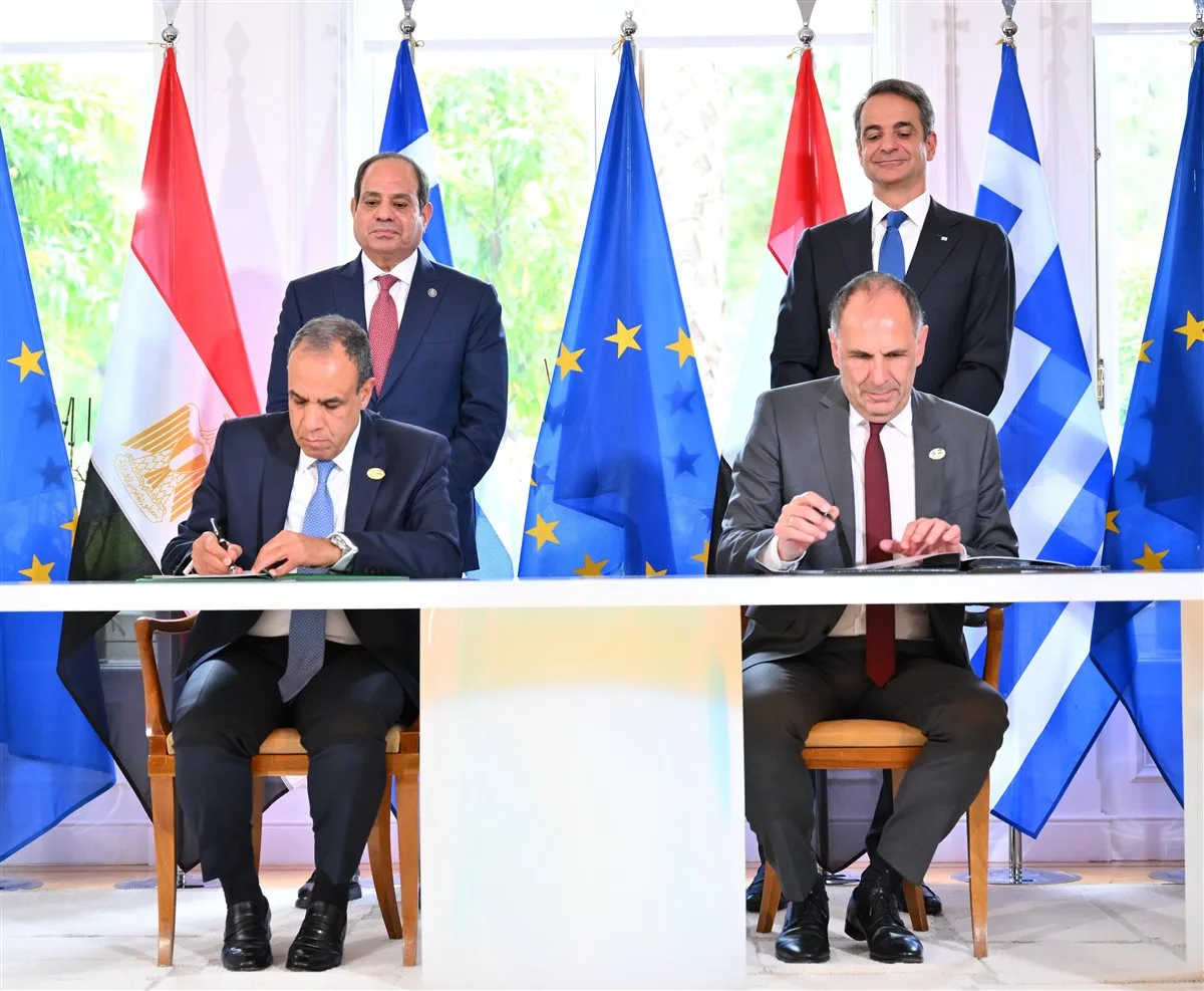 الرئيس السيسي ورئيس وزراء اليونان يوقعان على عدد من الاتفاقيات