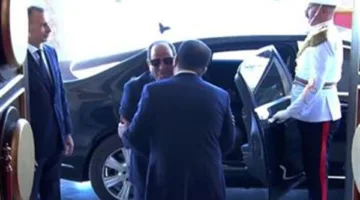 الرئيس السيسي يصل إلى مكان إقامة القمة العربية الرابعة والثلاثين في بغداد