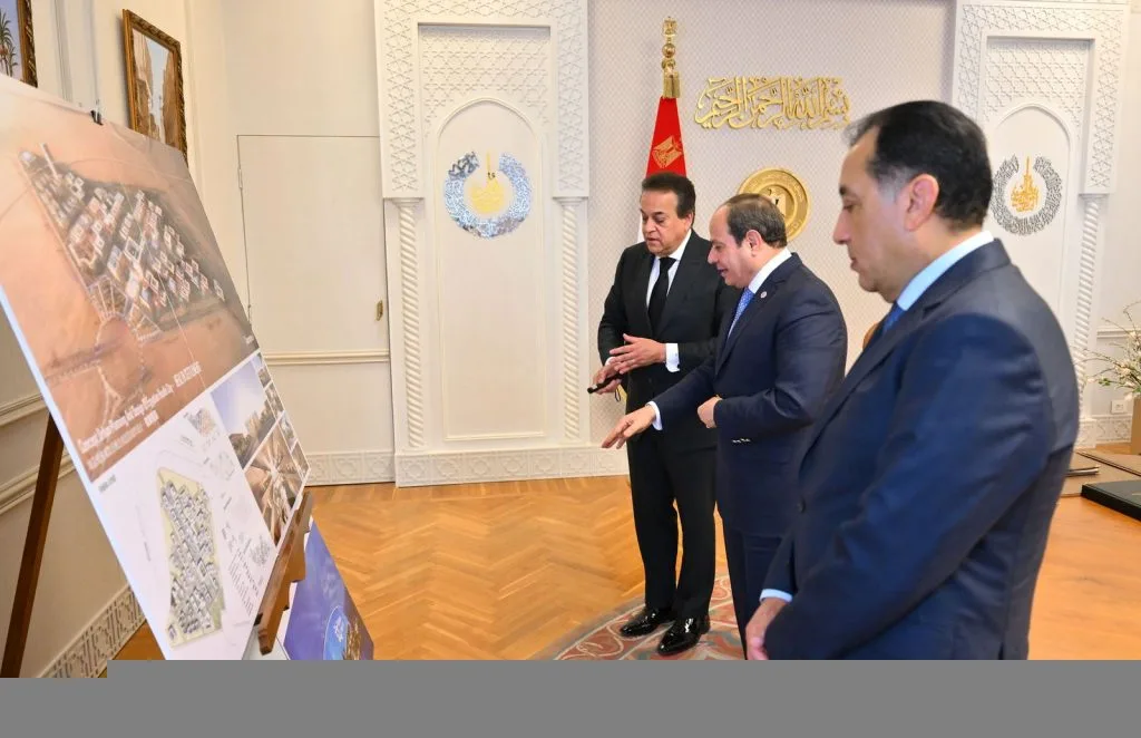 الرئيس السيسي يطلب تحسين ظروف العمل للعاملين في القطاع الصحي الرئيس السيسي يطلب تحسين ظروف العمل للعاملين في القطاع الصحي
