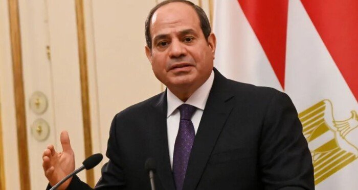 الرئيس السيسي يوفد مندوبًا للتعزية