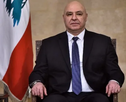 الرئيس اللبناني يبدأ زيارة للكويت ويتطلع لعودة مواطنيها لزيارة بلاده الرئيس اللبناني يبدأ زيارة للكويت ويتطلع لعودة مواطنيها لزيارة بلاده