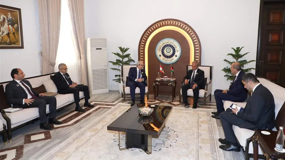 الرئيس سلام يجتمع بنظيره الأردني: تأكيد على ضرورة تعزيز الروابط الثنائية الرئيس سلام يجتمع بنظيره الأردني: تأكيد على ضرورة تعزيز الروابط الثنائية