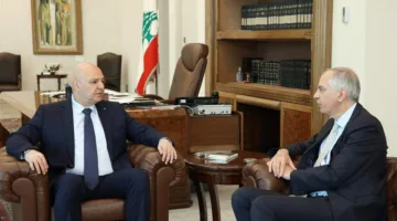 الرئيس عون بحث مع السفير الفرنسي هيرفي ماغرو قضايا تتعلق بالعلاقات اللبنانية-الفرنسية، بالإضافة إلى آخر التطورات في لبنان والمنطقة.