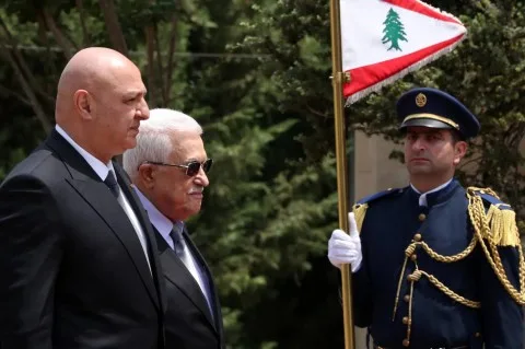 الرئيس عون يعلن موعد بدء عمل اللجان اللبنانية والفلسطينية لمناقشة قضية السلاح الفلسطيني في المخيمات. الرئيس عون يعلن موعد بدء عمل اللجان اللبنانية والفلسطينية لمناقشة قضية السلاح الفلسطيني في المخيمات.