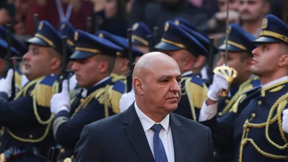 الرئيس عون يعود إلى بيروت الرئيس عون يعود إلى بيروت