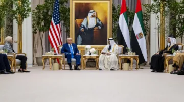 الرئيسان الإماراتي والأمريكي يناقشان العلاقات الاستراتيجية بين الدولتين والتطورات الإقليمية.