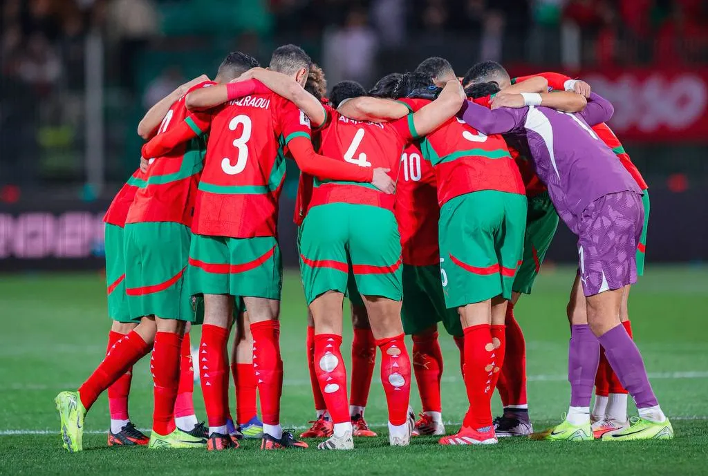 الركراكي في ورطة.. نجم منتخب المغرب يُواصل الغياب عن فريقه