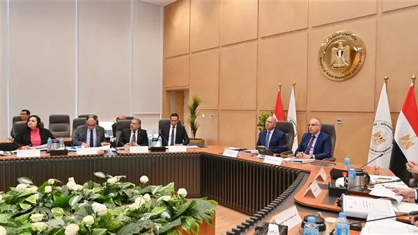 الري تعقد اجتماع اللجنة العليا لتراخيص الشواطئ بحضور الفريق كامل الوزير