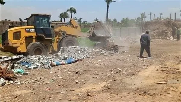 الزراعة: مكافحة 34 حالة اعتداء وتنظيف أكثر من 1000 مسقى ومصرف للمستفيدين الزراعة: مكافحة 34 حالة اعتداء وتنظيف أكثر من 1000 مسقى ومصرف للمستفيدين