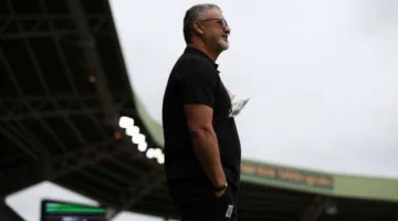 الزمالك يتفاوض مع مدرب غير متوقع لتولي منصب الرمادي.. وشرط للقبول بالتوقيع