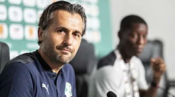 الزمالك يستأنف محادثاته مع باتريس بوميل لتولي القيادة بدلاً من أيمن الرمادي (حصري)
