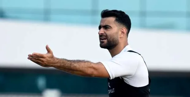 الزمالك يفكر في تجديد عقد حمزة المثلوثي على الرغم من إصابته بتمزق الرباط الصليبي. الزمالك يفكر في تجديد عقد حمزة المثلوثي على الرغم من إصابته بتمزق الرباط الصليبي.