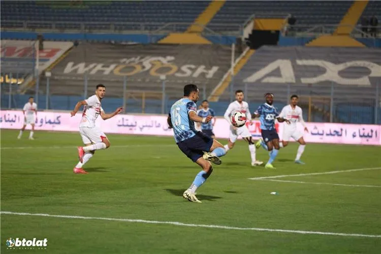 الزمالك يهدف لإنهاء سلسلة التعادلات أمام بيراميدز الذي يسعى لاستعادة قمة الدوري. الزمالك يهدف لإنهاء سلسلة التعادلات أمام بيراميدز الذي يسعى لاستعادة قمة الدوري.