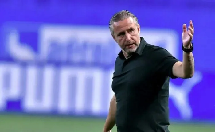 الزمالك يوضح تفاصيل التعاقد مع الروماني لورينتو ريجيكامب لتولي قيادة الفريق الأبيض الزمالك يوضح تفاصيل التعاقد مع الروماني لورينتو ريجيكامب لتولي قيادة الفريق الأبيض