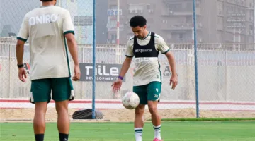 الزمالك يُجري تدريبه الختامي في معسكر الإسماعيلية والرمادي يوضّح استراتيجيات اللعب.