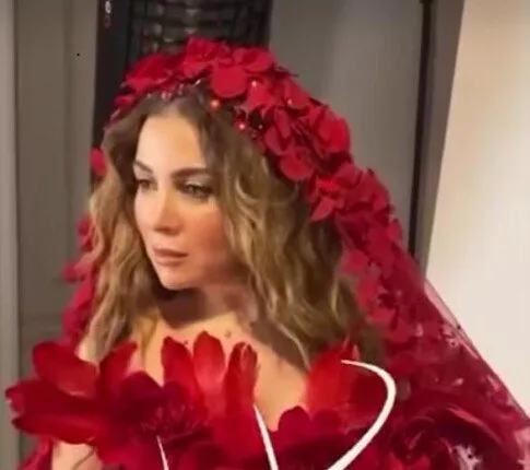 «الزيوت الطبيعية».. مي عز الدين تكشف روتين عنايتها ببشرتها «الزيوت الطبيعية».. مي عز الدين تكشف روتين عنايتها ببشرتها