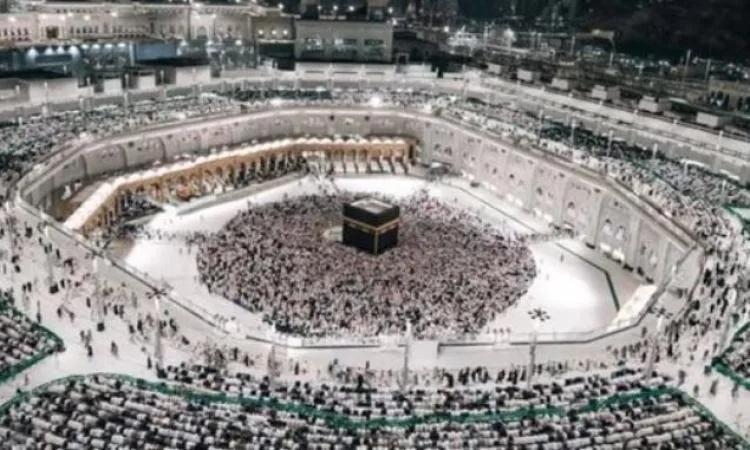 السعودية: تأشيرات الزيارة، باستثناء “الحج”، لا تسمح لحاملها بأداء الفريضة. السعودية: تأشيرات الزيارة، باستثناء “الحج”، لا تسمح لحاملها بأداء الفريضة.