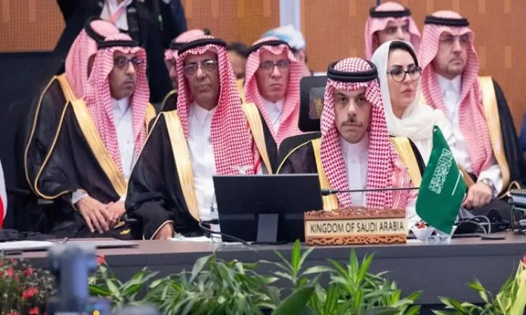 السعودية تجدد التأكيد على أهمية إنشاء دولة فلسطينية ذات سيادة وعاصمتها القدس الشرقية. السعودية تجدد التأكيد على أهمية إنشاء دولة فلسطينية ذات سيادة وعاصمتها القدس الشرقية.