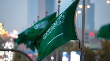 السعودية تطور نظاماً وقائياً متكاملاً يبدأ من الطفولة ويعزز متوسط الأعمار في البلاد.