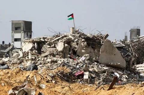 السعودية تعلن رفضها “القاطع” إعلان إسرائيل بشأن التوغل والسيطرة على قطاع غزة والأراضي الفلسطينية