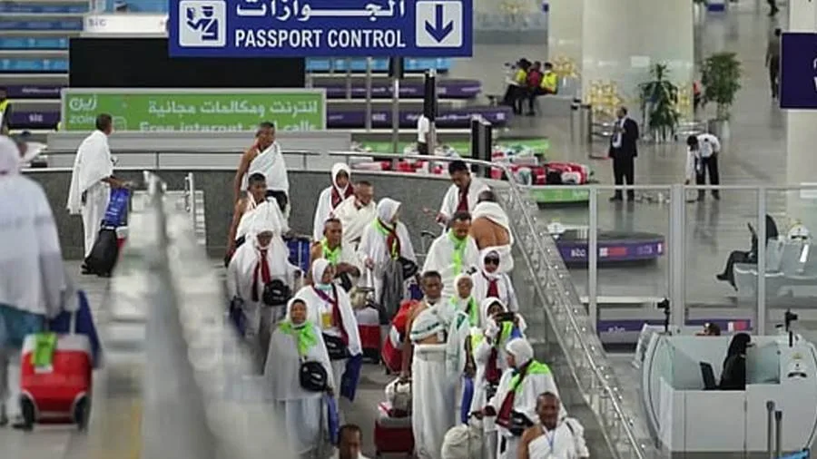 السعودية: وصول 1.1 مليون حاج من الخارج عبر المنافذ الدولية حتى يوم أمس السعودية: وصول 1.1 مليون حاج من الخارج عبر المنافذ الدولية حتى يوم أمس