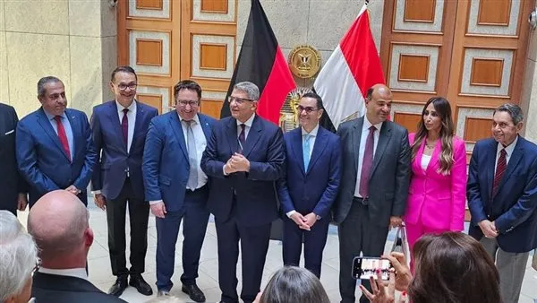 السفارة المصرية في برلين تنظم اجتماعاً مع وزير الاستثمار ورجال أعمال كبار من ألمانيا السفارة المصرية في برلين تنظم اجتماعاً مع وزير الاستثمار ورجال أعمال كبار من ألمانيا