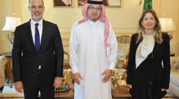 السفير السعودي في لبنان وليد بخاري يلتقي وزير الأشغال.. وتفاصيل المناقشات.
