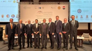 السفير المصري في برلين: لدينا قوة عاملة شابة تمتلك المهارات اللازمة لتلبية احتياجات السوق الألمانية.