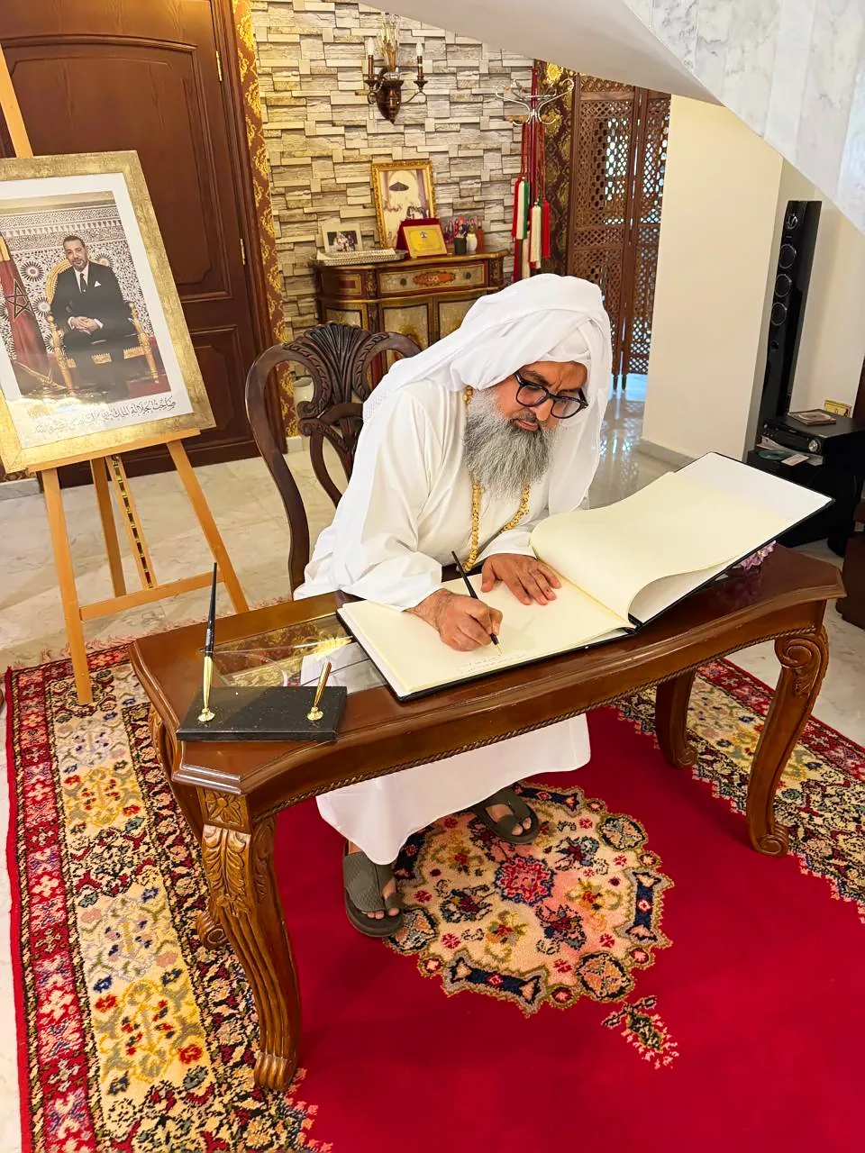 السفير المغربي بالأردن يستضيف شيخ الطريقة الكركرية (صور) السفير المغربي بالأردن يستضيف شيخ الطريقة الكركرية (صور)