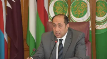 السفير حسام زكي يؤكد عدم انسحاب أي دولة من القمة العربية في بغداد