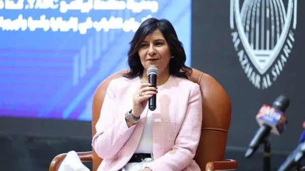 السفيرة نبيلة مكرم تستعرض جهود "التحالف الوطني" في توحيد جهود المجتمع المدني