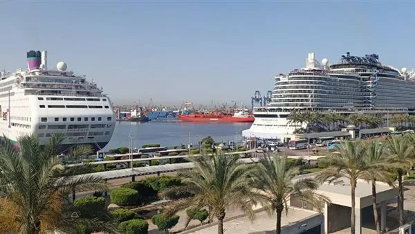 السفينة السياحية “Ambience” تترك ميناء الإسكندرية متجهة نحو جزيرة كريت. السفينة السياحية “Ambience” تترك ميناء الإسكندرية متجهة نحو جزيرة كريت.