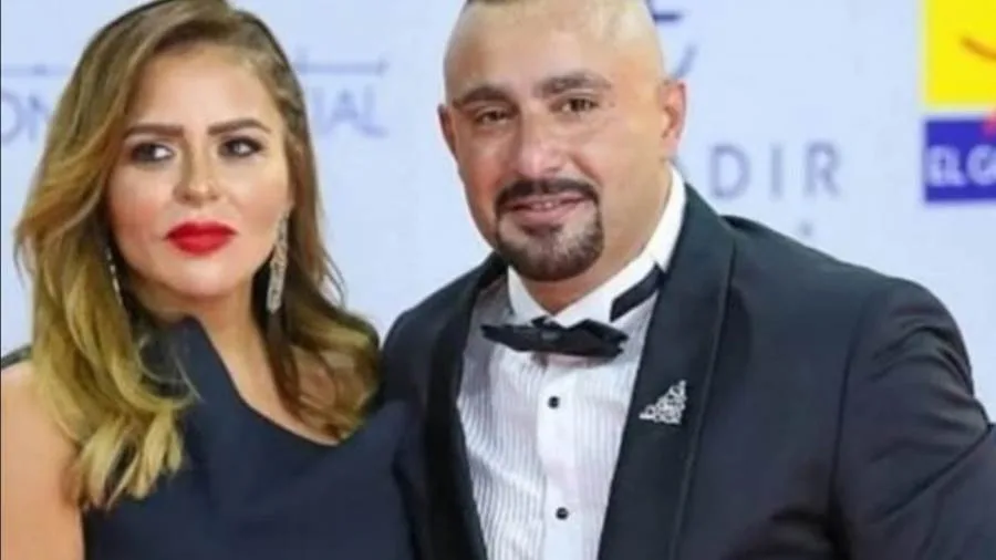 السقا يعلن انتهاء زواجه من مها الصغير بعد أكثر من 20 عاماً من الارتباط.